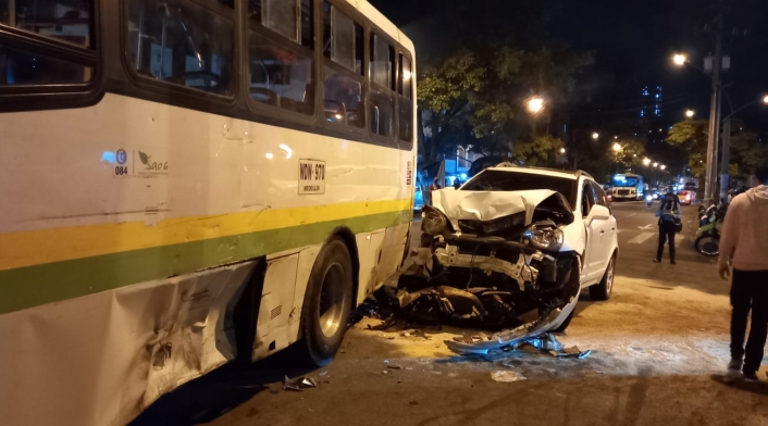 Tres personas resultado heridas tras ser arrolladas por un conductor en Medellín.