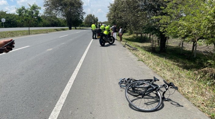 Hombre arrolló a ciclistas en Palmira, Valle Accidente en al vía con ciclista