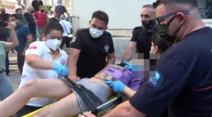 Mujer se lanza desde edificio