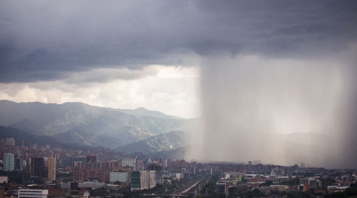 Temporada de lluvias podría ocasionar inundaciones y deslizamientos en Medellín.