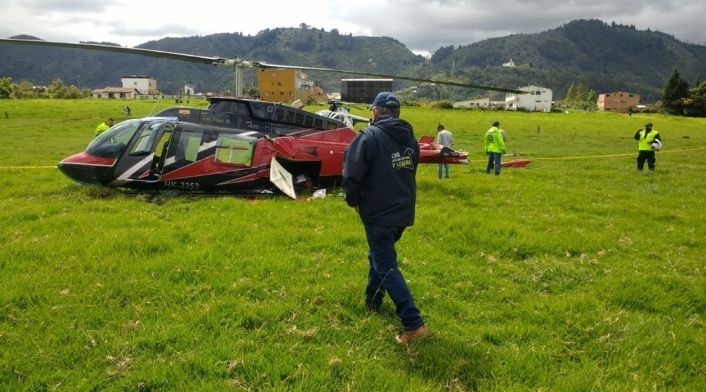 Helicóptero tuvo aterrizaje de emergencia y cayó en vereda de Chía