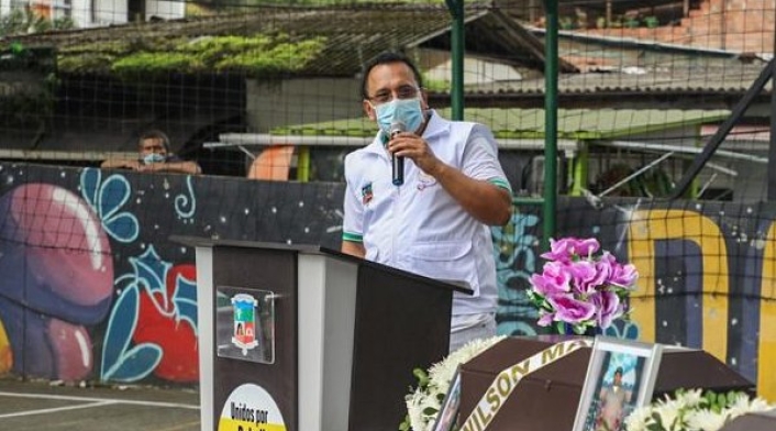 Acto de entrega de los restos a las familias.