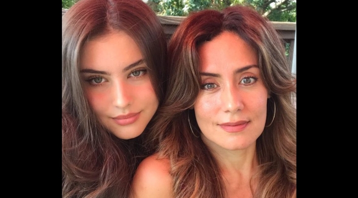 Francisca Estévez junto a su mamá, Bibiana Navas Francisca Estévez y Bibiana Navas