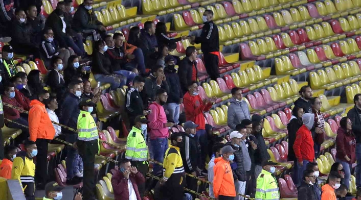 Hinchas de Nacional en El Campín