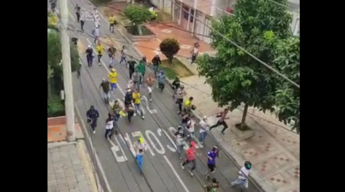 Batalla campal en inmediaciones al Estadio