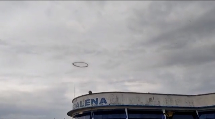 Extraña figura en forma de anillo sobre la Refinería de Barrancabermeja