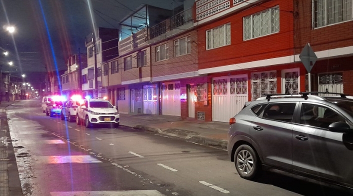 Asaltantes disfrazados de Policías