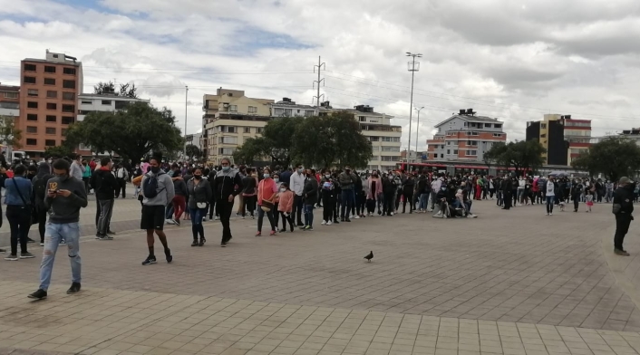 Denuncian mala organización en la vacunación contra la Covid-19 en Bogotá
