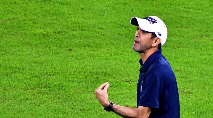 Arturo Reyes, técnico Junior vs Patriotas