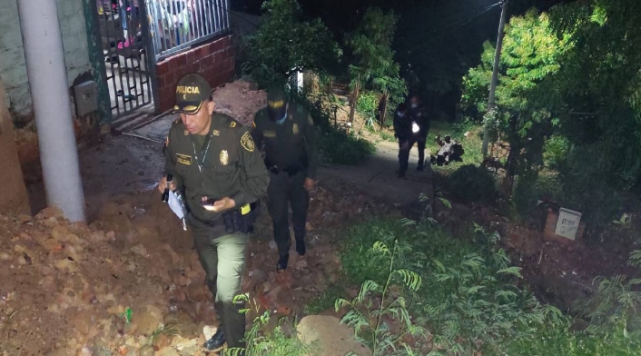 Policía y bomberos realizan la busqueda