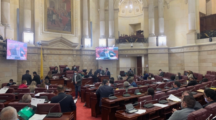 Comisión Primera de Cámara trabajando