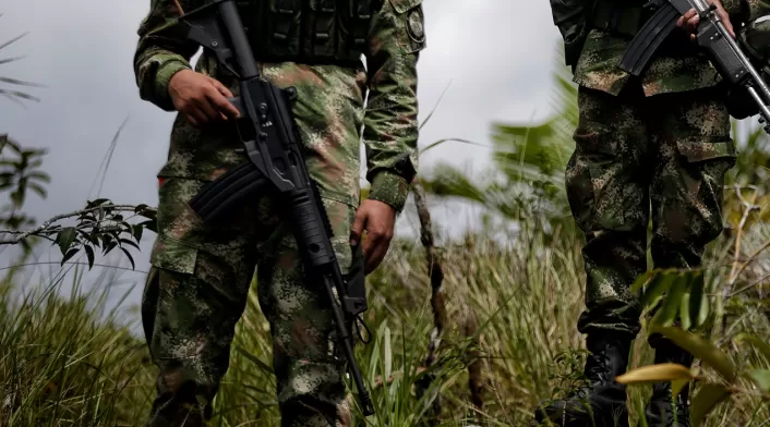 Militares en campo en operativo Militares en campo en operativo