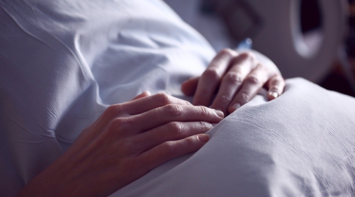 Mujeres diagnosticadas con cáncer que deben someterse a mastectomía.