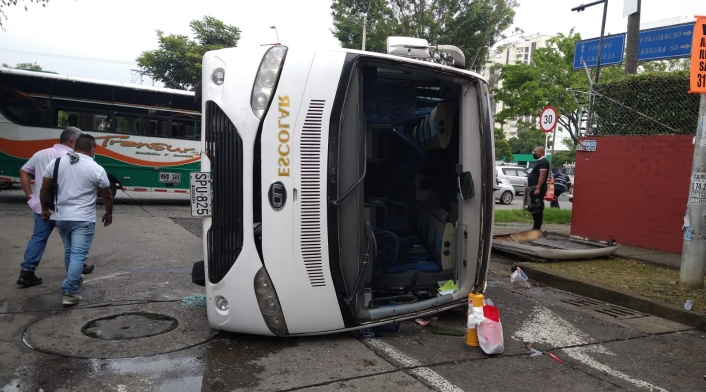Accidente de ruta escolar en Cali.