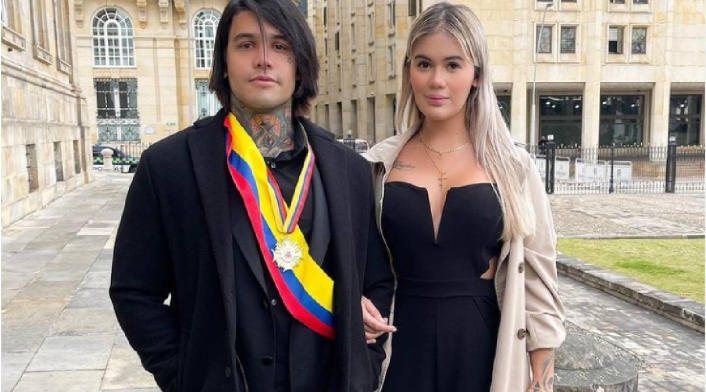 Yeferson Cossio recibió la Cruz Bolivariana en el Congreso Yeferson Cossio recibió la Cruz Bolivariana en el Congreso