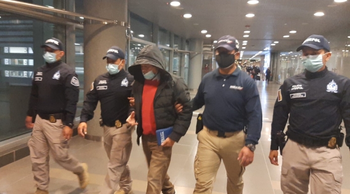 Carlos Mattos al llegar al aeropuerto El Dorado, de Bogotá, extraditado desde España Carlos Mattos al llegar al aeropuerto El Dorado, de Bogotá, extraditado desde España