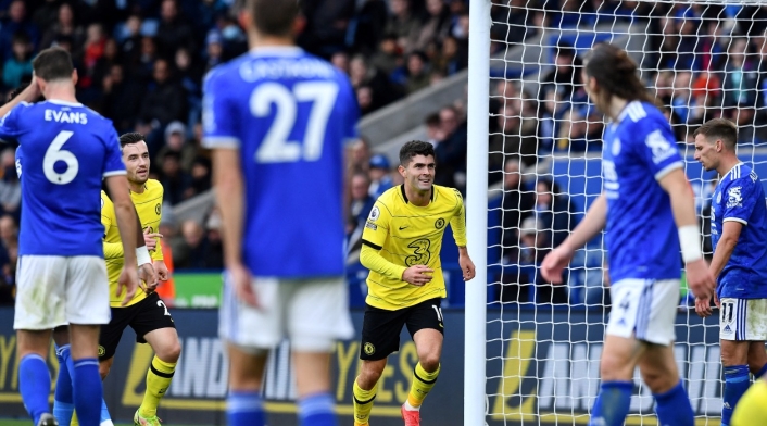 Christian Pulisic celebra gol que marcó con Chelsea ante Leicester City Christian Pulisic celebra gol que marcó con Chelsea ante Leicester City