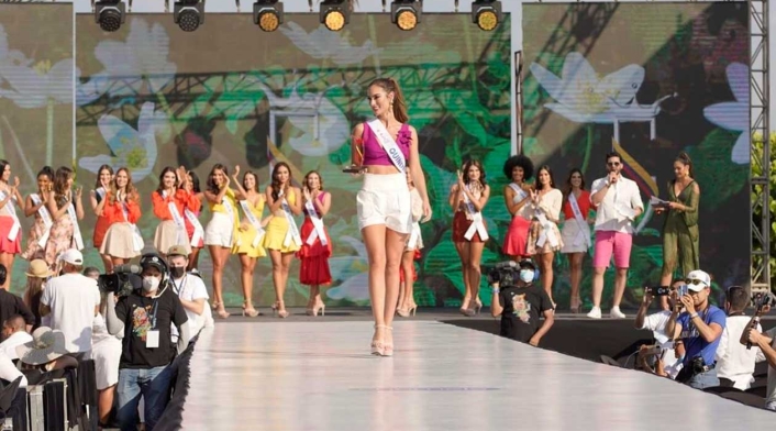Desfile en el Concurso Nacional de Belleza 2021 Desfile en el Concurso Nacional de Belleza 2021