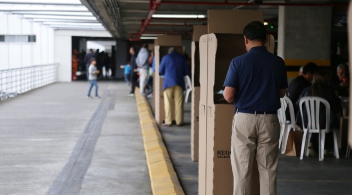 Puesto de votación elecciones Colombia Puesto de votación de Unicentro en elecciones en Colombia.