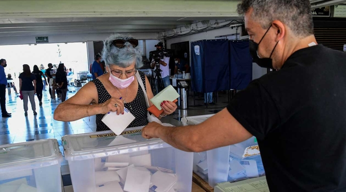 Votantes en elecciones en Chile