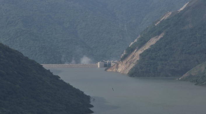 Hidroituango está ubicado en el río Cauca Hidroituango es un proyecto hidroeléctrico ubicado en el río Cauca