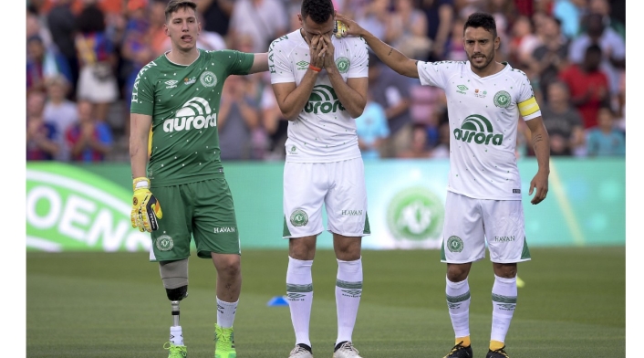 Jakson Follmann y Helio Neto sobrevivientes del accidente Chapecoense Jakson Follmann y Helio Neto sobrevivientes del accidente de avión de Chapecoense