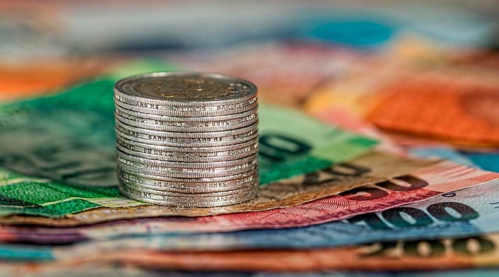 Monedas y billetes Monedas y billetes