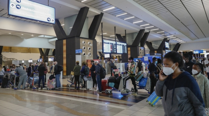 Aeropuerto Sudáfrica cierre de vuelos Variante Omicron se detectó en Sudáfrica.