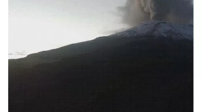 Volcán Nevado del Ruiz emite cenizas hace semanas Volcán Nevado del Ruiz emite cenizas hace semanas