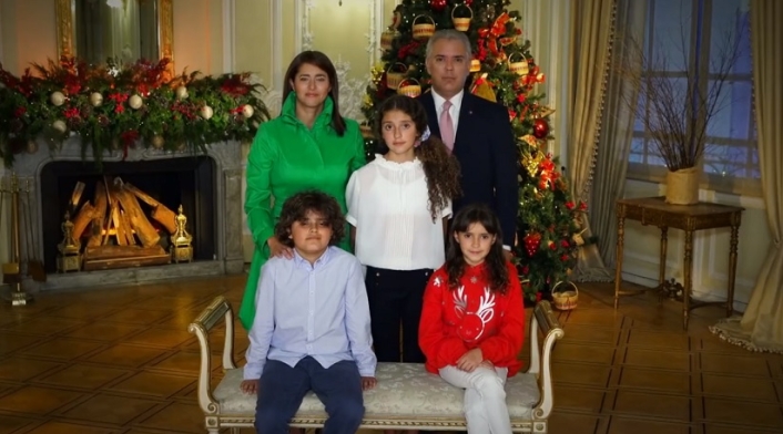 Junto a su Familia