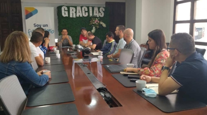 Mesa de negociación en Rionegro, Antioquia.