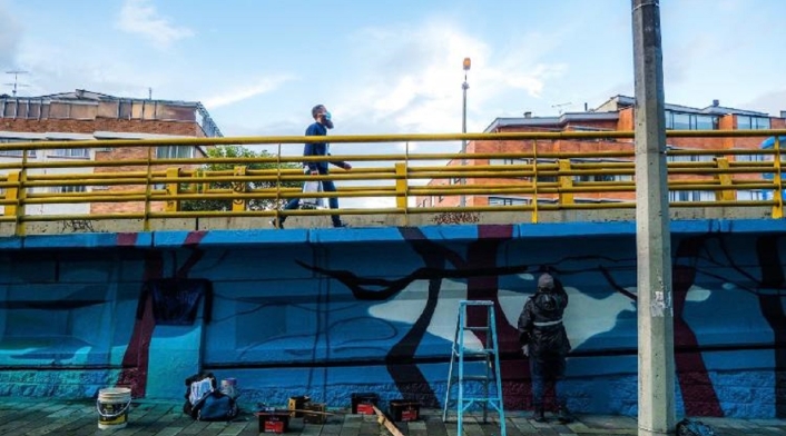 Mural verde azulejo, en Bogotá