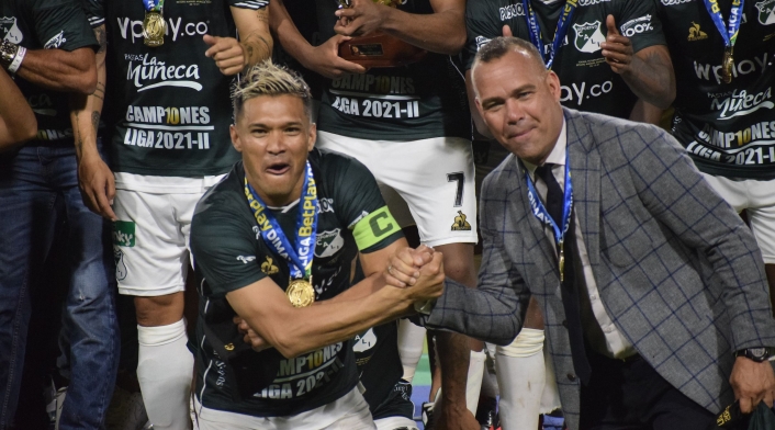 Teófilo Gutiérrez junto a Rafael Dudamel Teófilo Gutiérrez y Rafael Dudamel