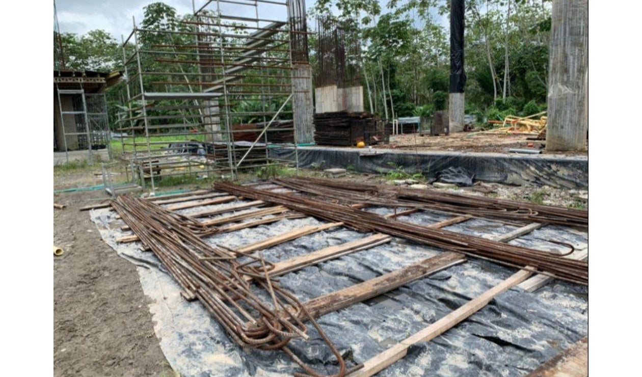 Obras Universidad Nacional en Tumaco Tirados están los elementos para construir la sede de la Universidad Nacional en Tumaco