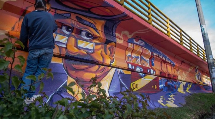Puente colores, en Bogotá.