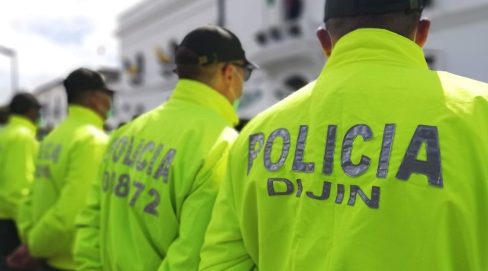 policía