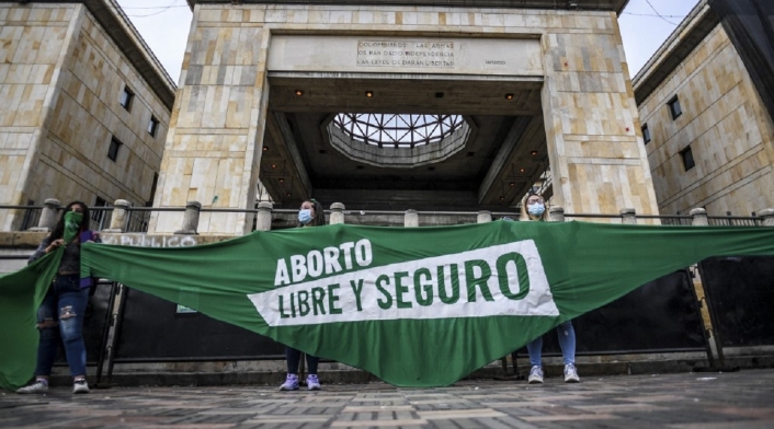 Manifestaciones a favor del aborto Aborto en Colombia - protesta frente al Palacio de Justicia, en Bogotá.