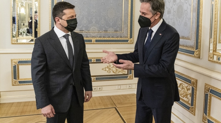 Antony Blinken y Volodimir Zelensky