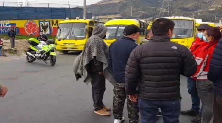 Conductores bloquean vías de Usme