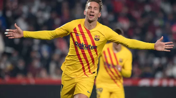 Luuk de Jong celebra anotación del Barcelona Luuk de Jong juega con el Barcelona