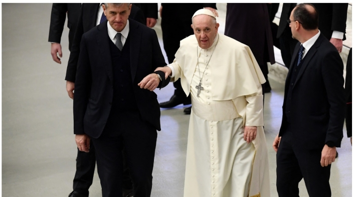 Papa Francisco está enfermo