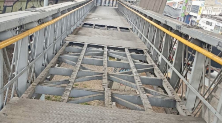 Trampa mortal en puente de la carrera 30 con calle sexta Trampa mortal en puente de la carrera 30 con calle sexta
