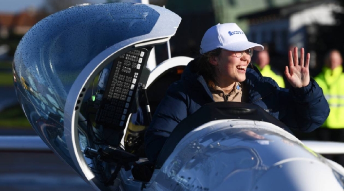 Zara Rutherford, la piloto que viajó por todo el mundo sola