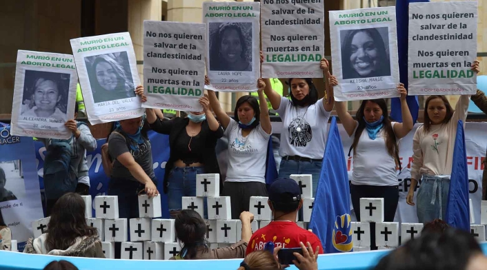 Aborto en Colombia: Despenalización discutida por Corte Constitucional