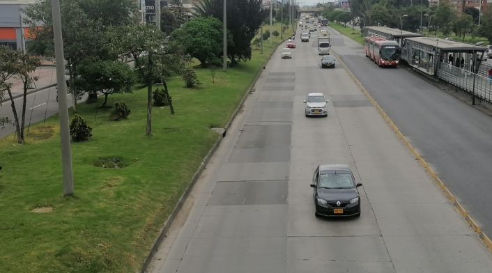 Autopista Norte Autopista Norte tiene las losas rotas