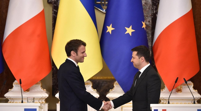 Emmanuel Macron se encuentra con Volodymyr Zelensky Emmanuel Macron se encuentra con Volodymyr Zelensky