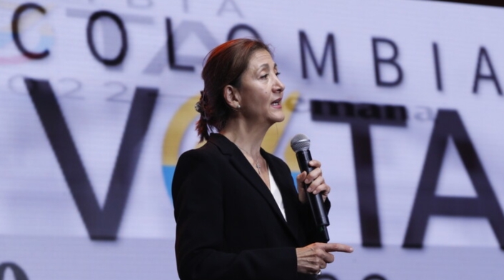 Ingrid Betancourt Ingrid Betancourt generó polémica al decir "las mujeres que se hacen violar"