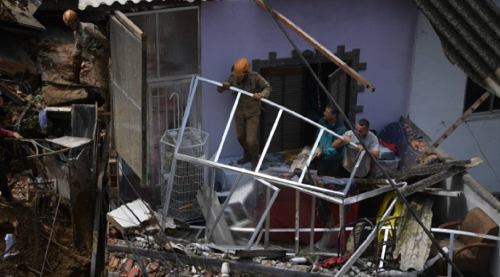Destrucción de vivienda en Petrópolis, Brasil