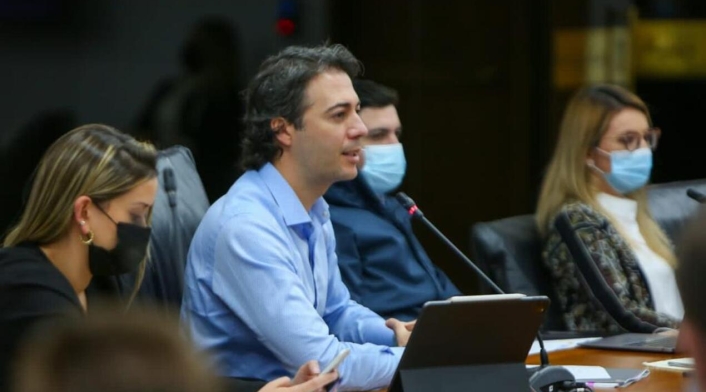 Referencia alcalde de Medellín, Daniel Quintero.