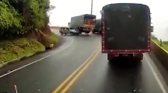 Accidente de tránsito en vía de Antioquia Accidente de tránsito en vía de Antioquia